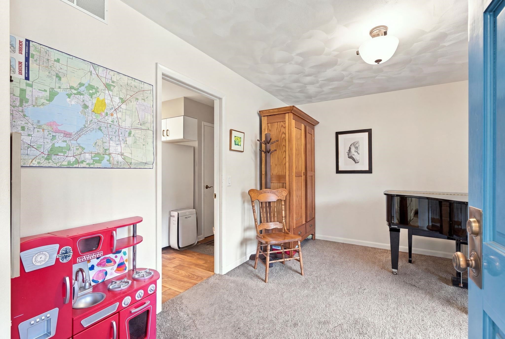 2606/2608 Baer Street