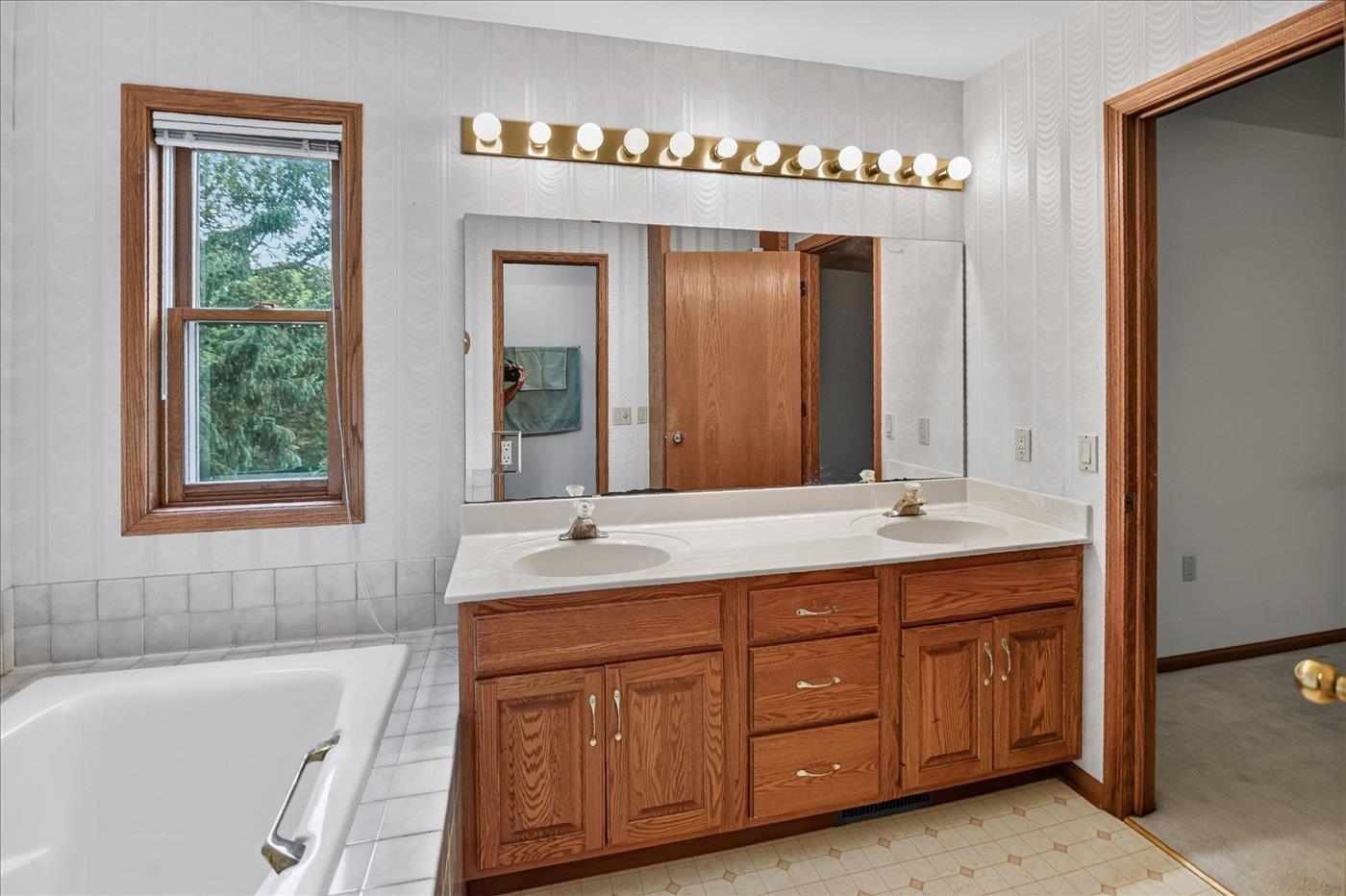 6 Fredericksburg Court