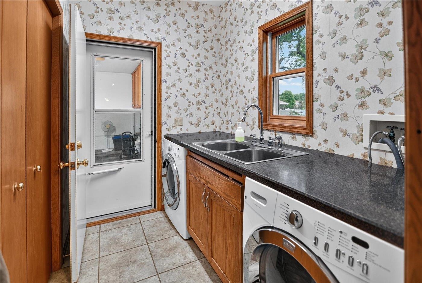 6 Fredericksburg Court