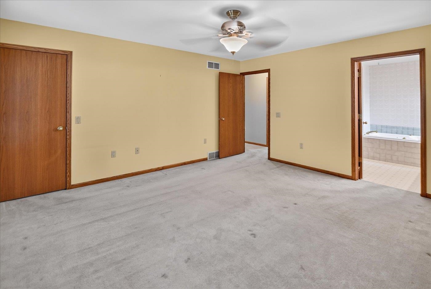6 Fredericksburg Court