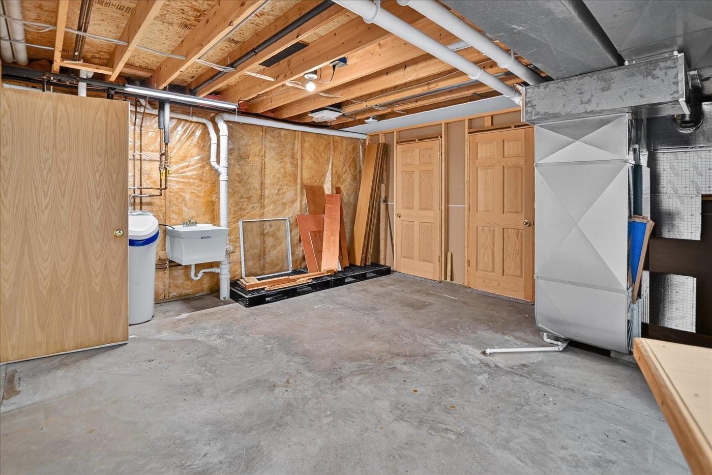 6 Fredericksburg Court