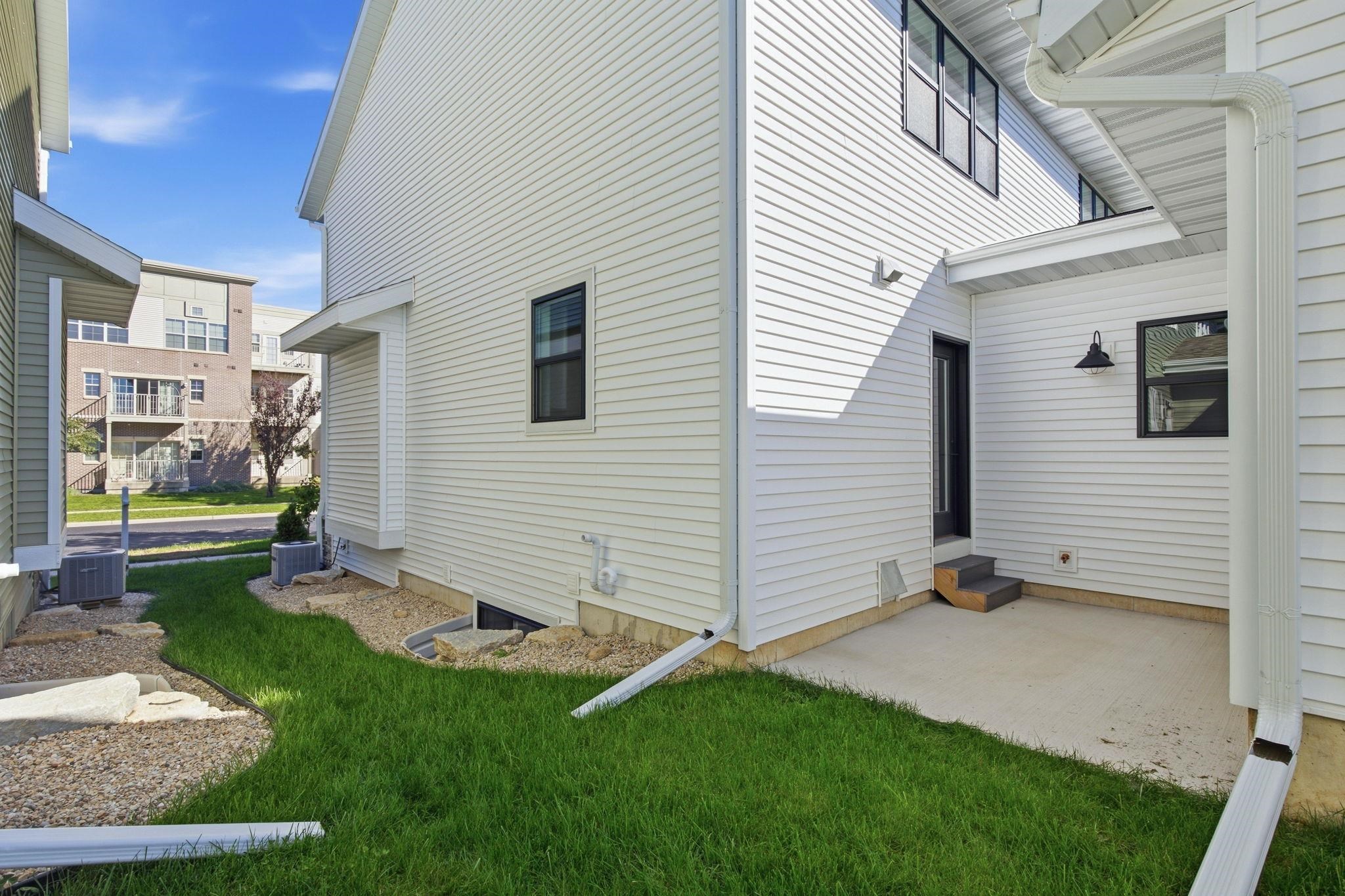 2809 Crinkle Root Drive