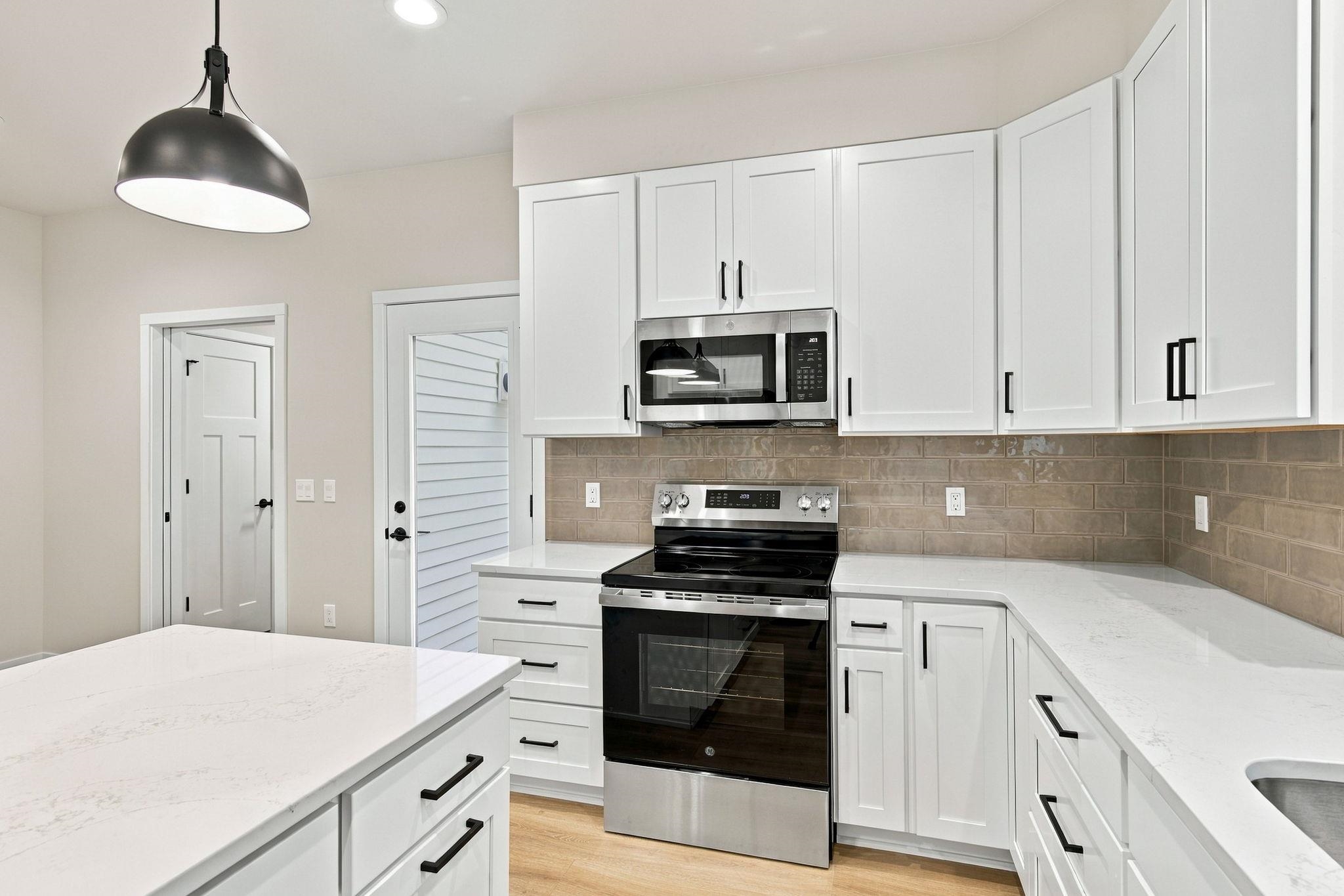 2809 Crinkle Root Drive