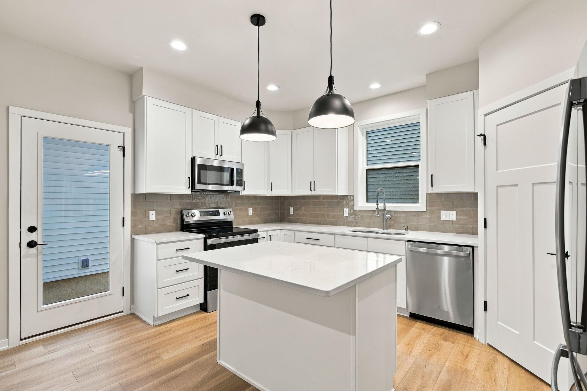 2809 Crinkle Root Drive