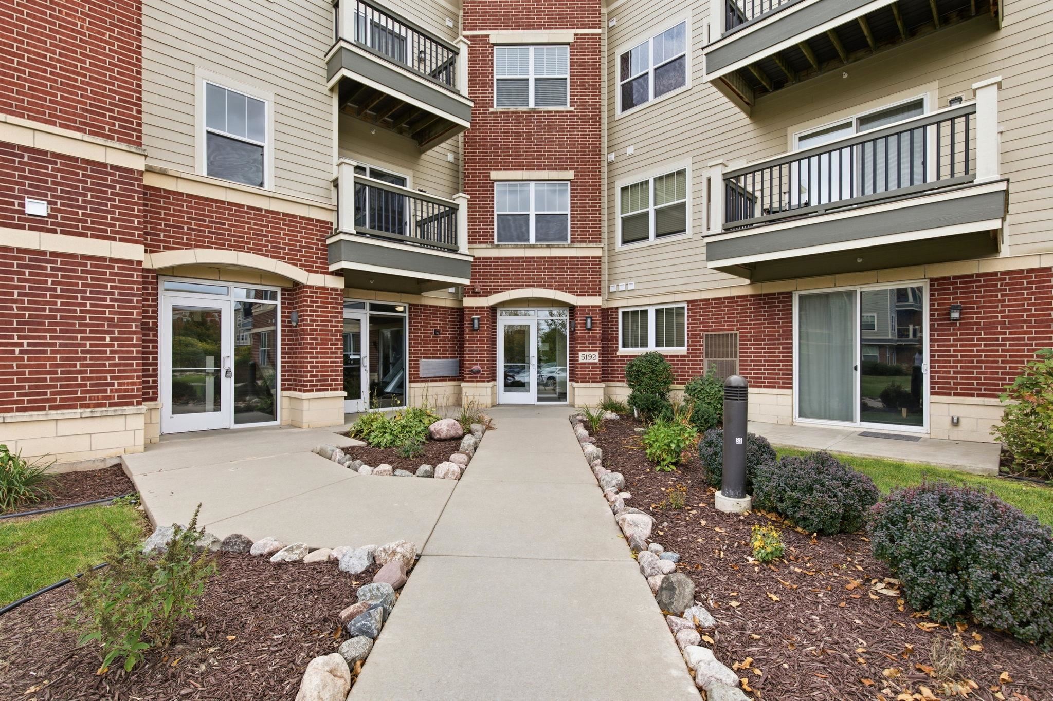 5192 Sassafras Drive Unit: 211