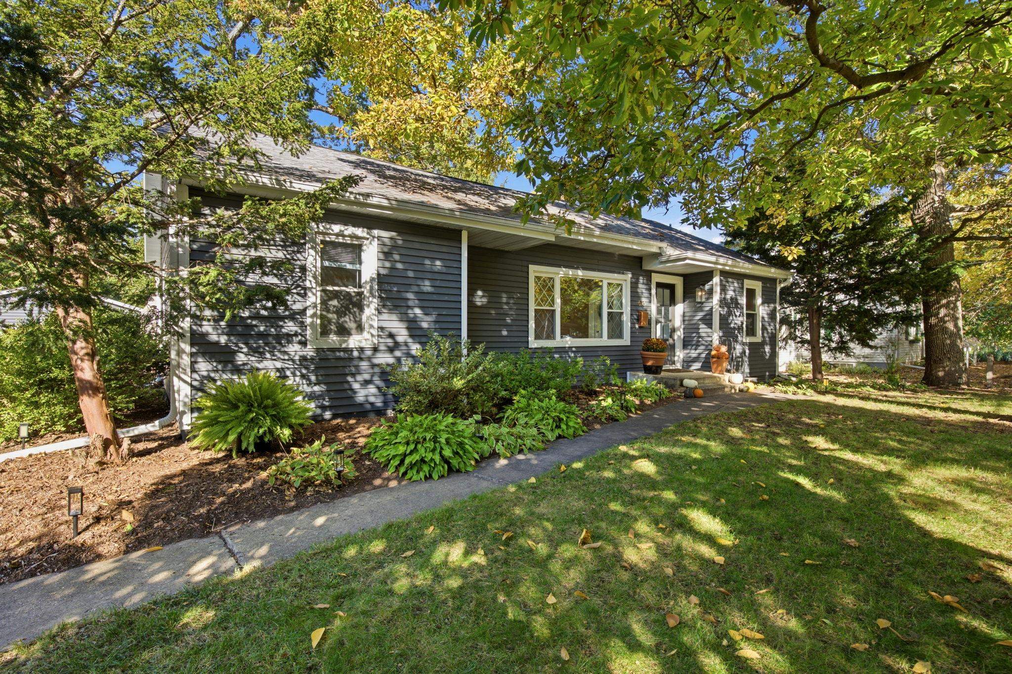 613 W Dean Avenue
