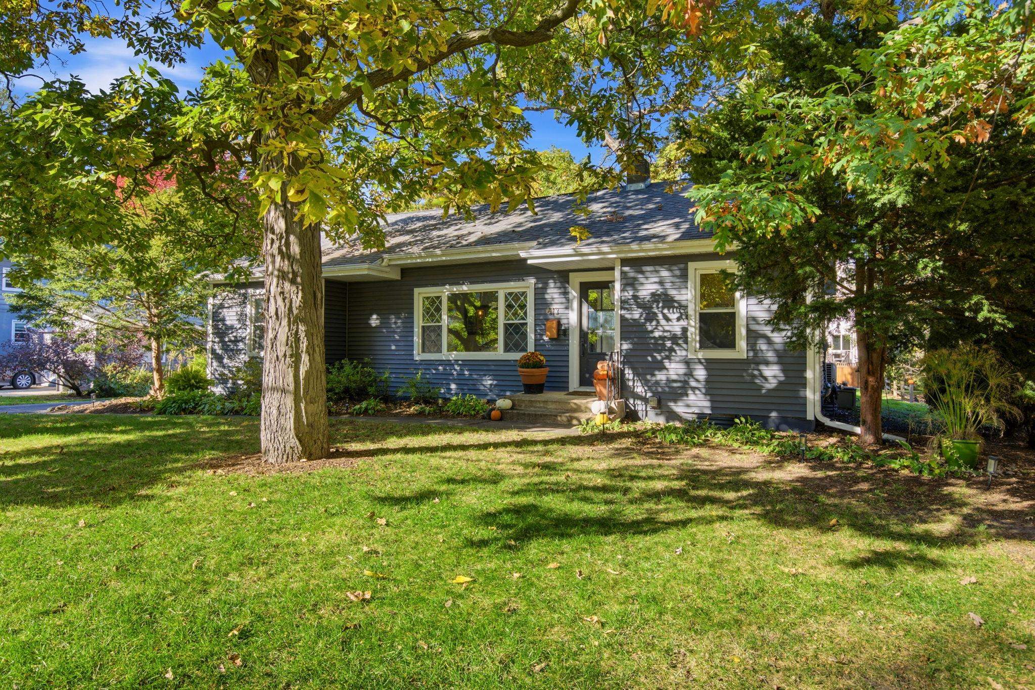 613 W Dean Avenue