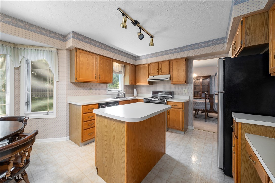 28152 Sherwood Drive