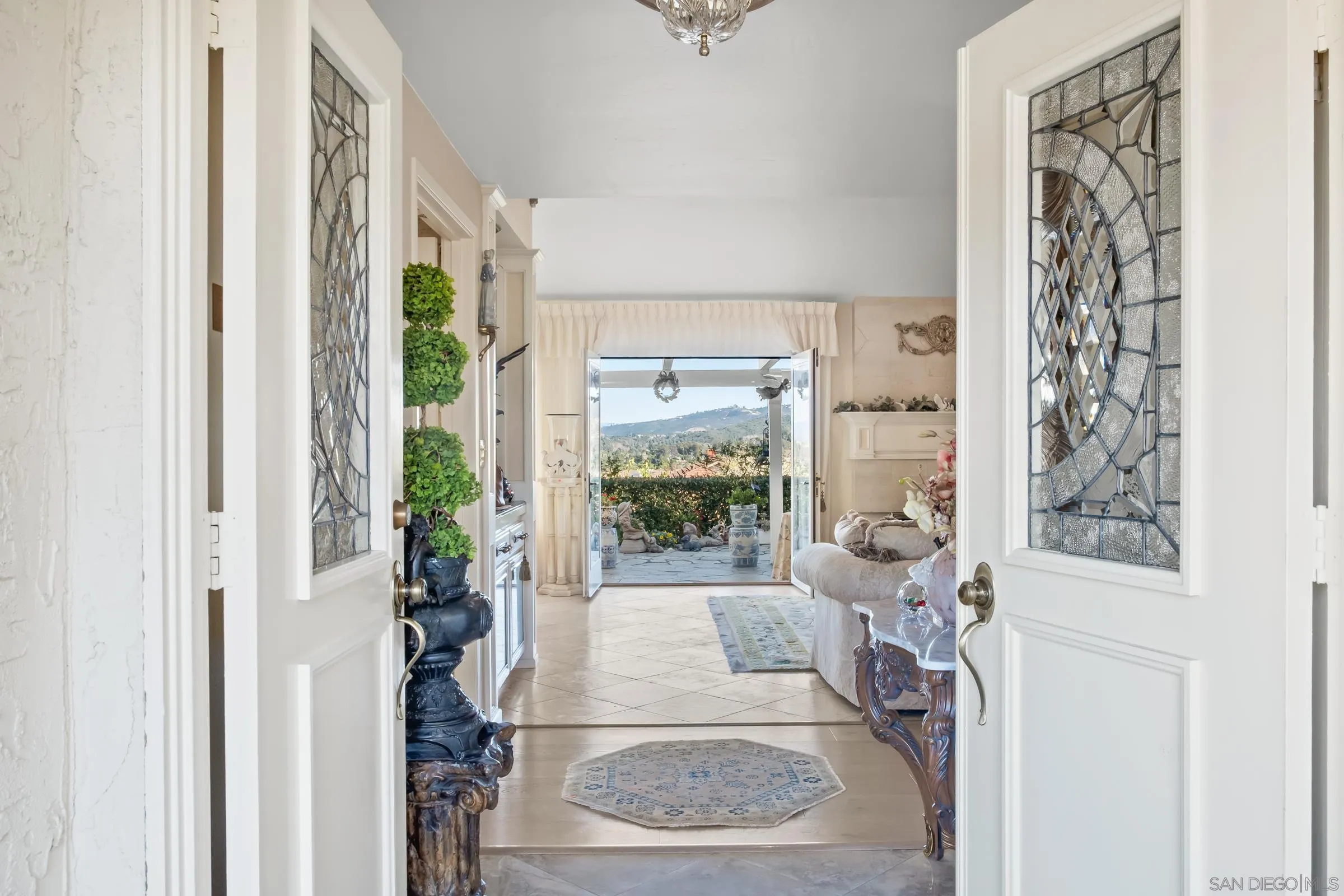 1169 Calle Del Baston