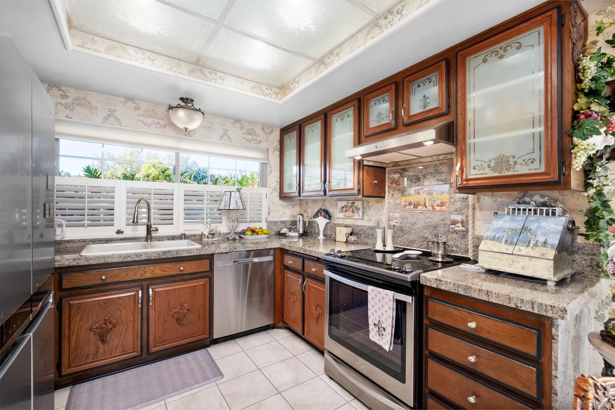 1169 Calle Del Baston