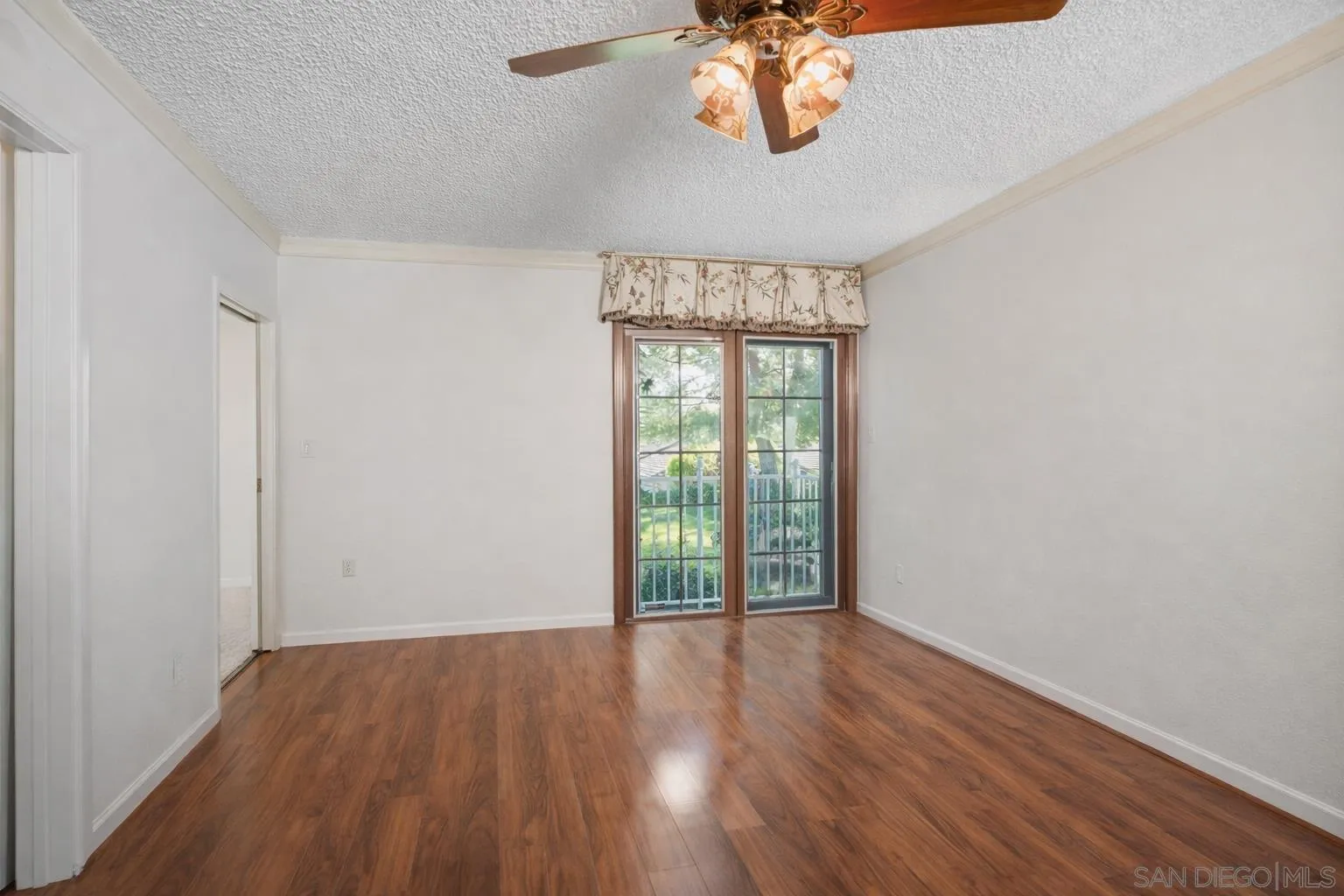 1169 Calle Del Baston