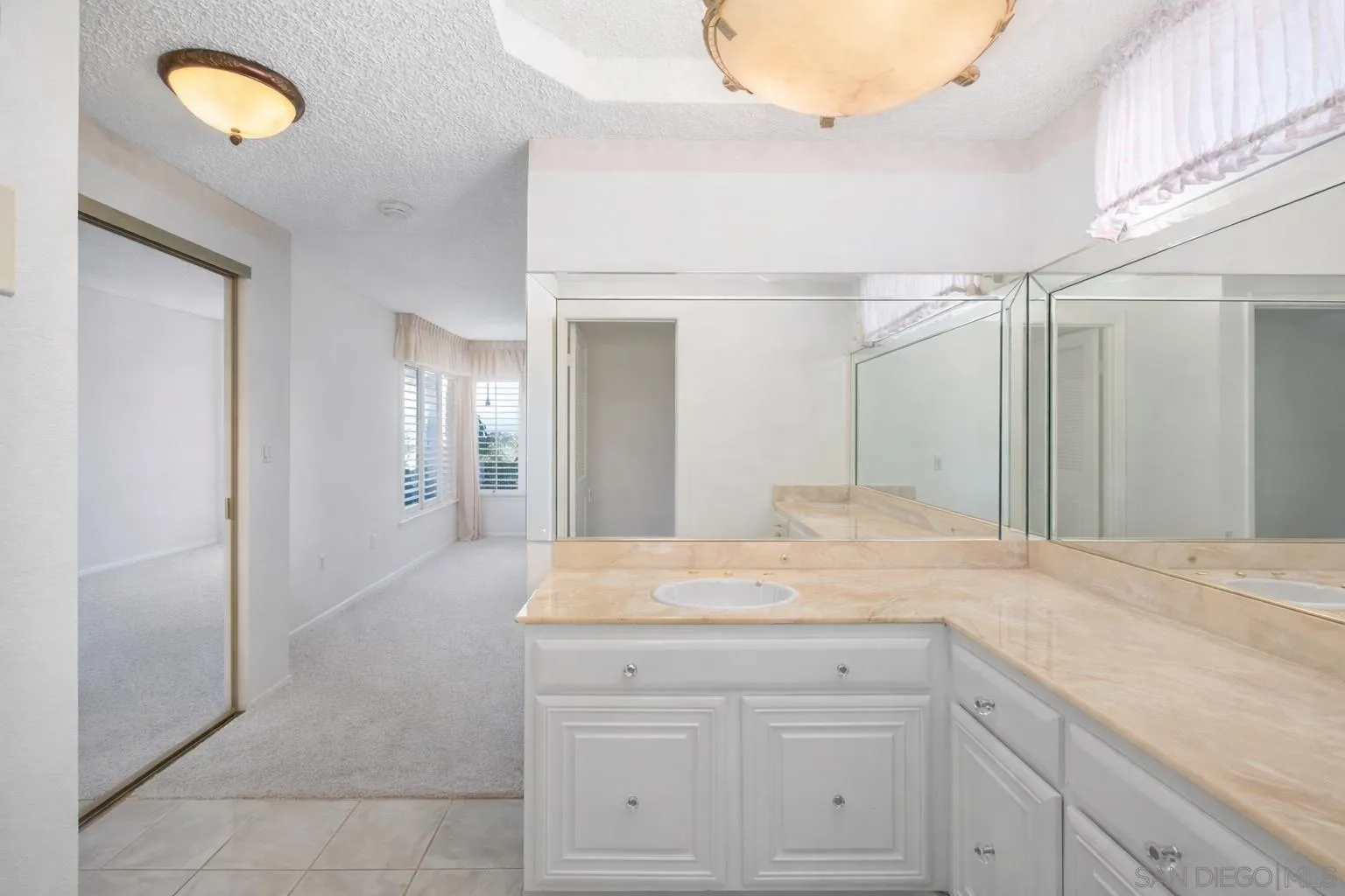 1169 Calle Del Baston