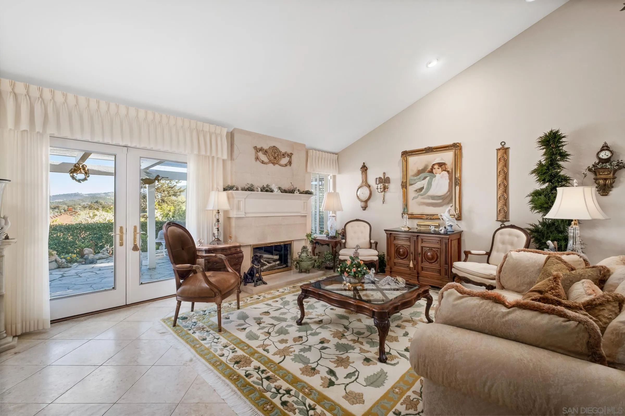 1169 Calle Del Baston