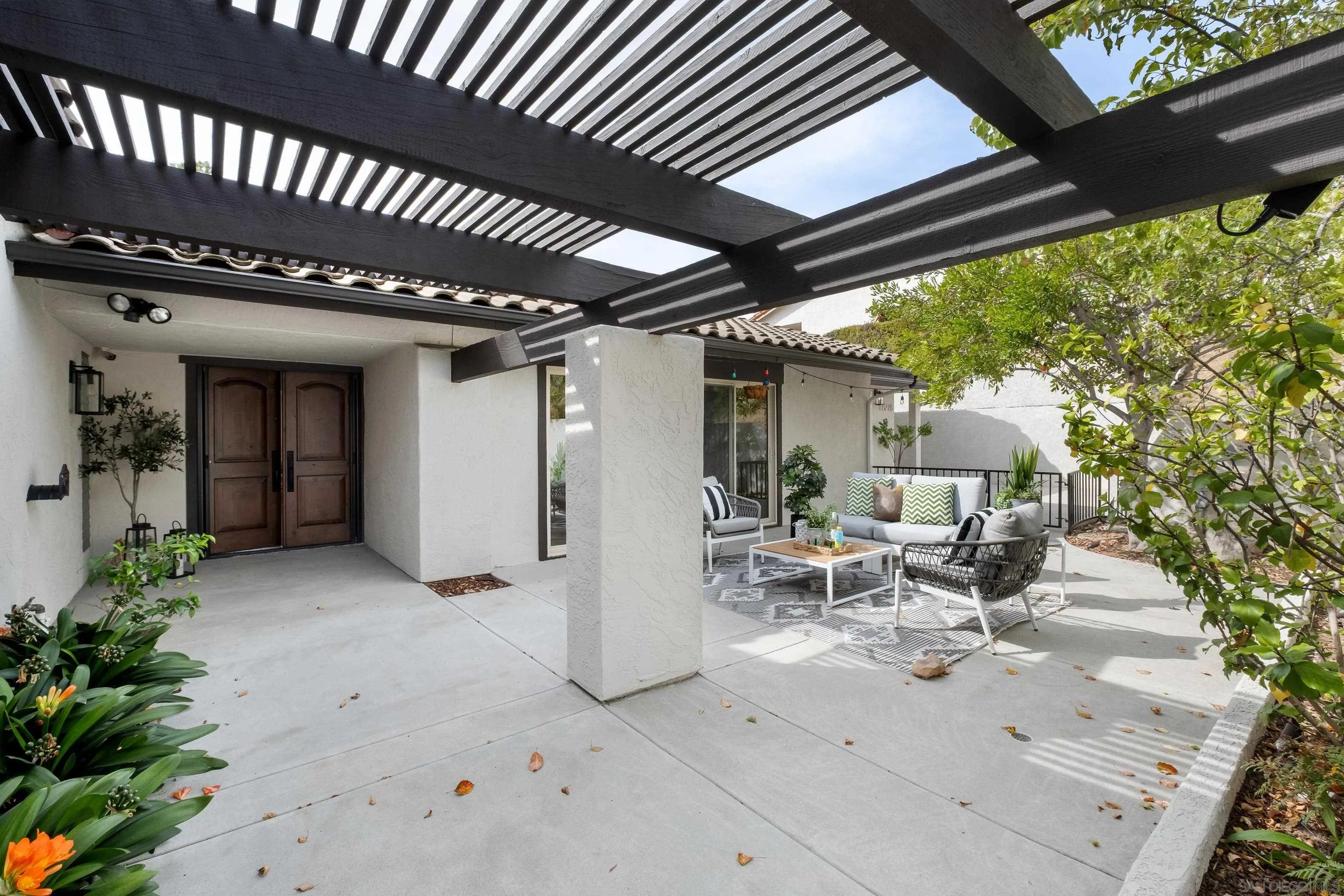 17976 Sencillo Lane