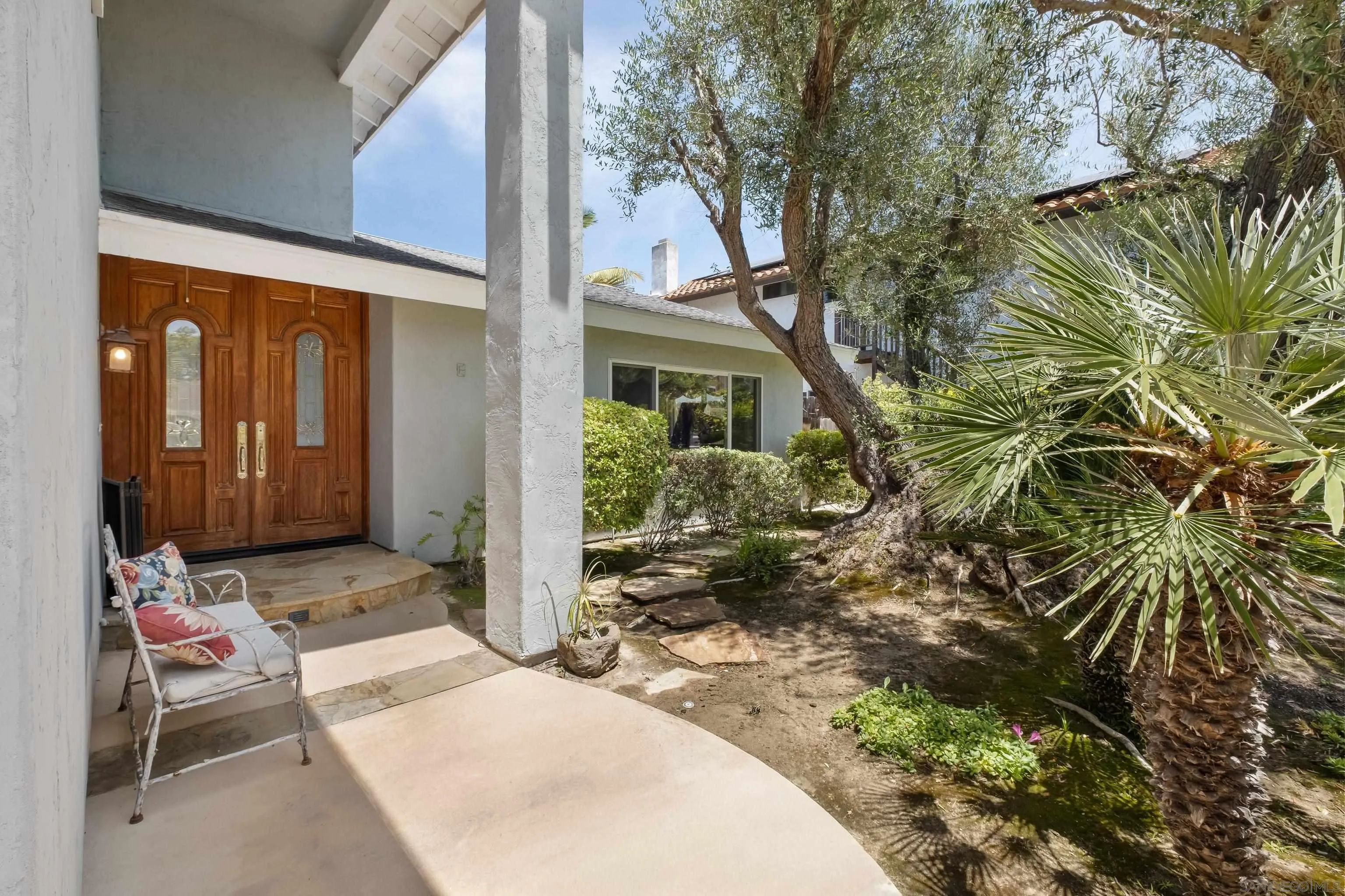2614 Abedul Street