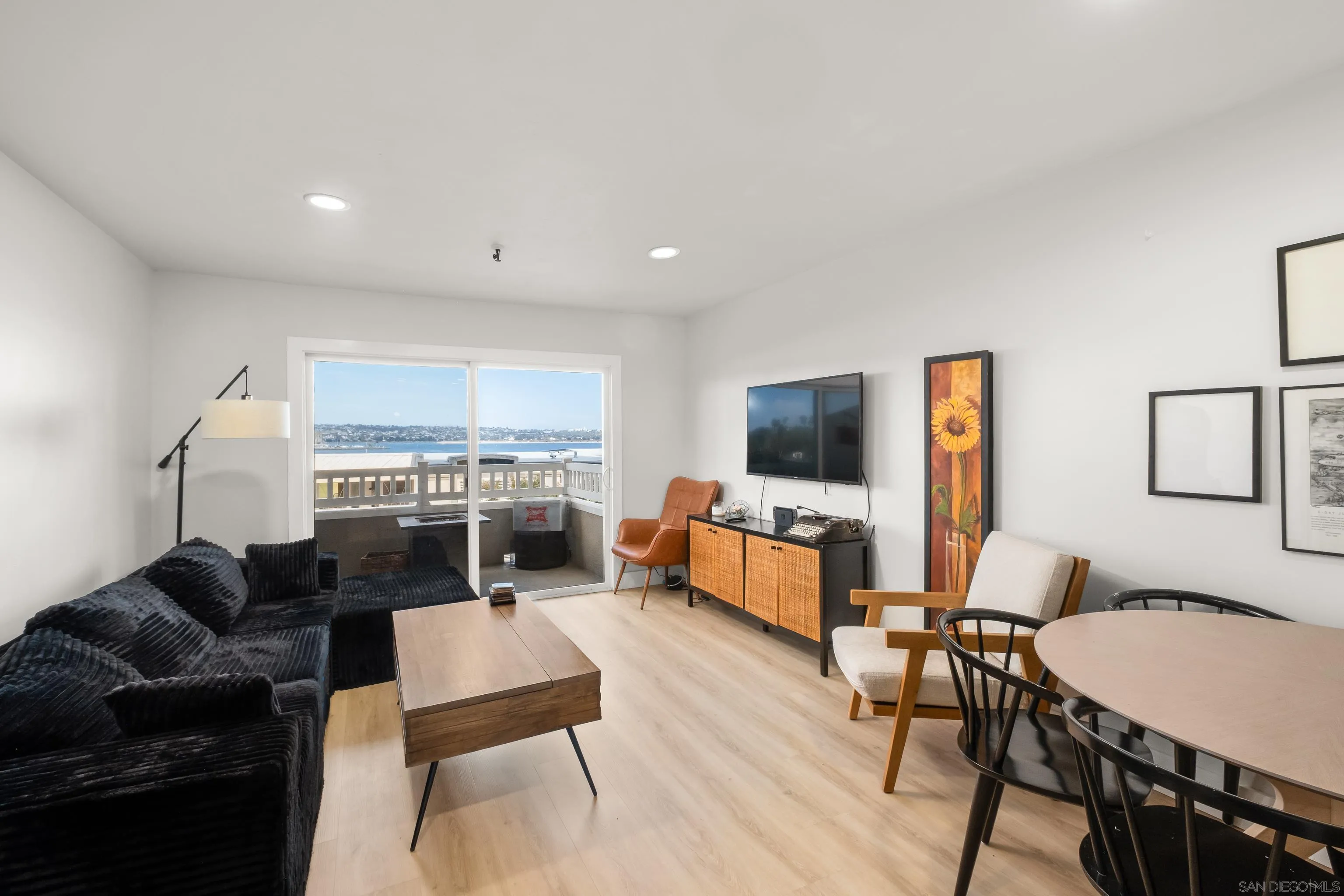 4015 Crown Point Unit 104