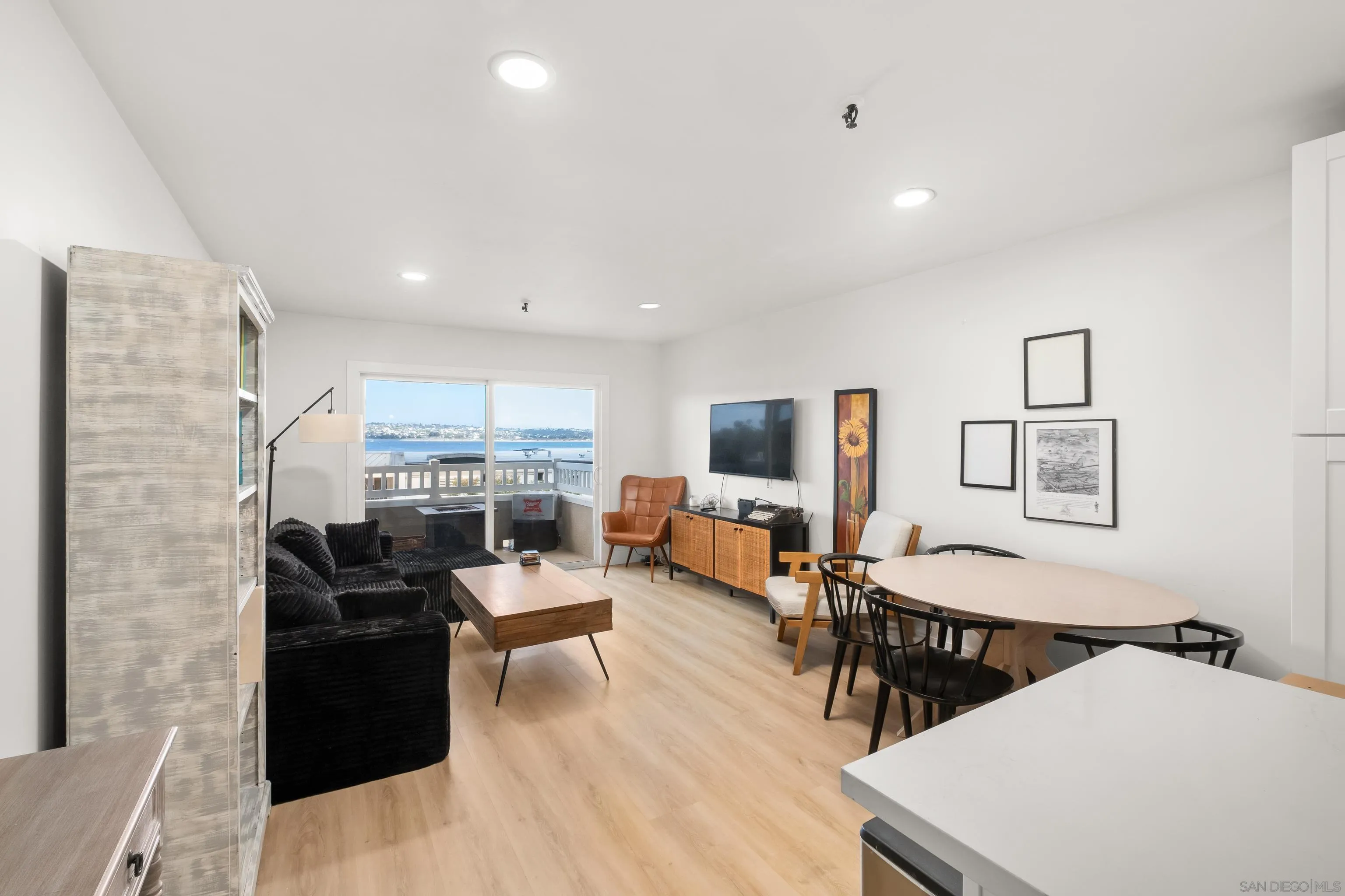 4015 Crown Point Unit 104