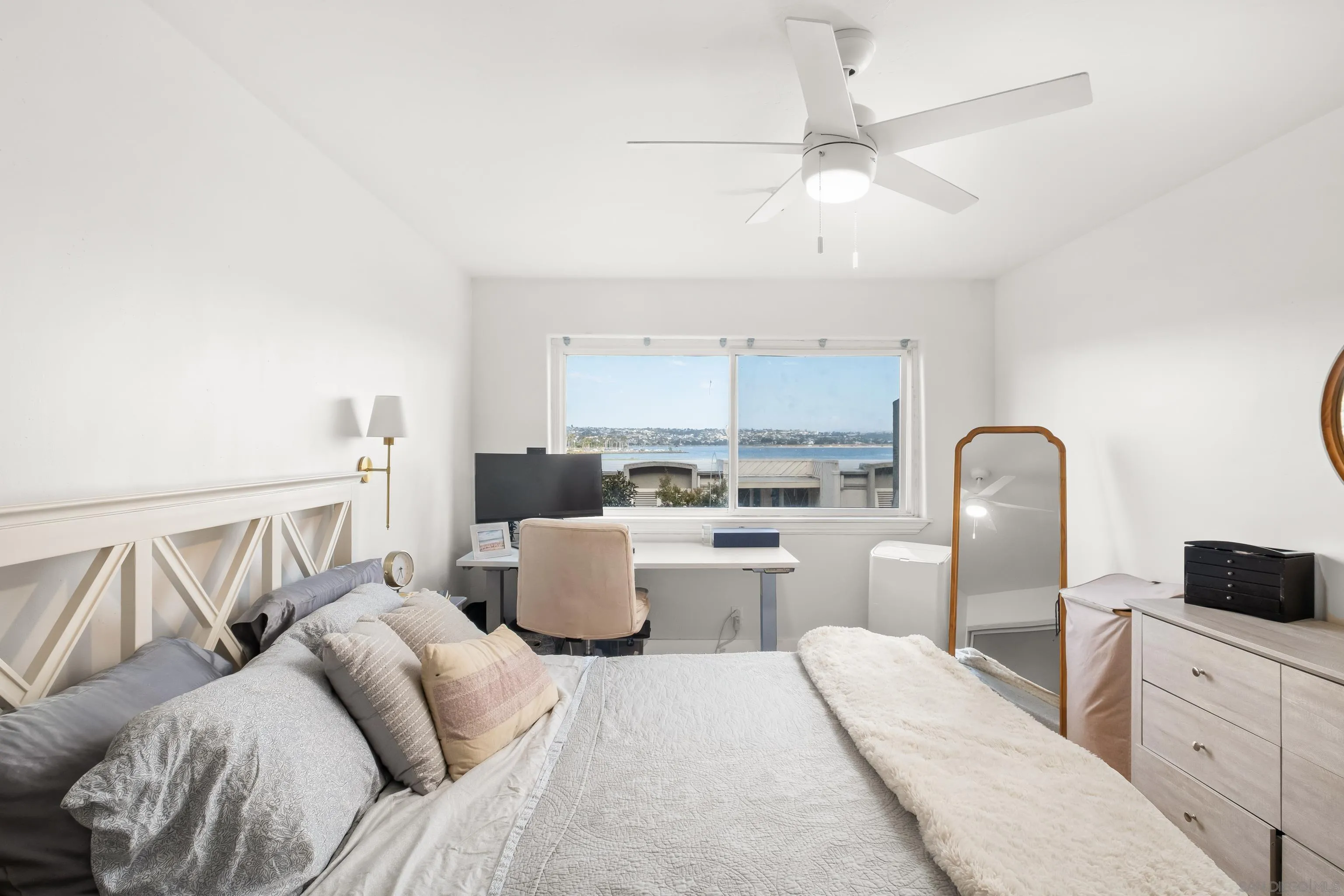 4015 Crown Point Unit 104