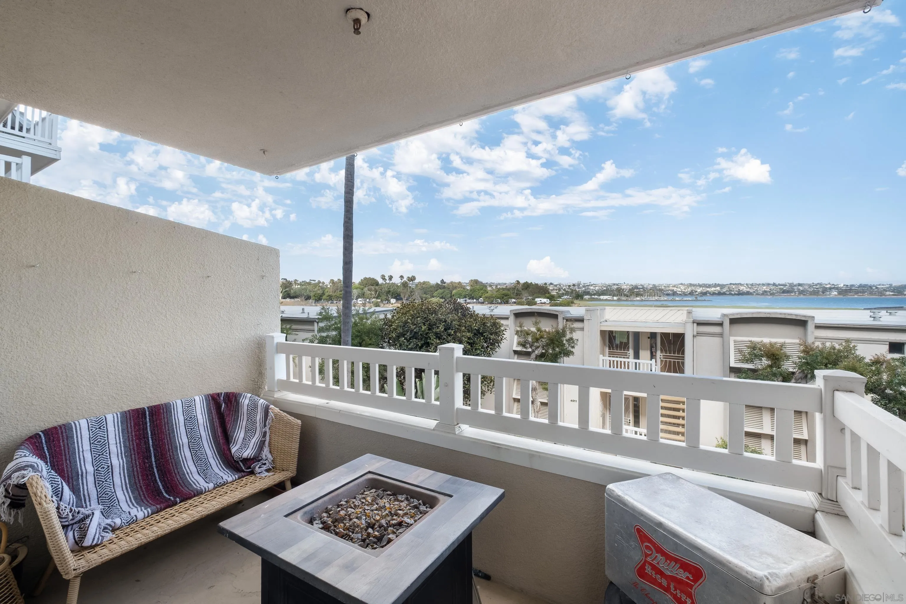 4015 Crown Point Unit 104