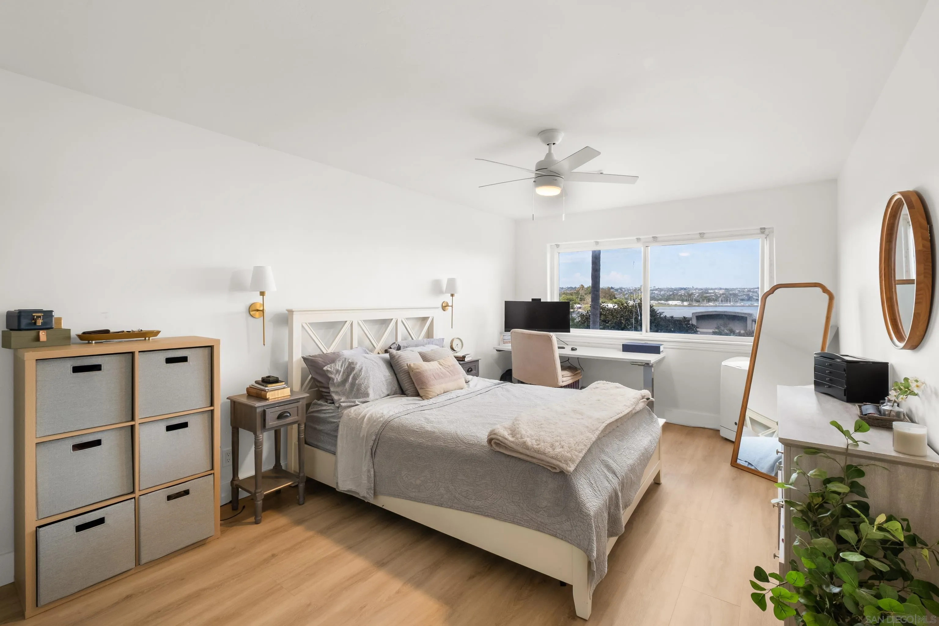 4015 Crown Point Unit 104