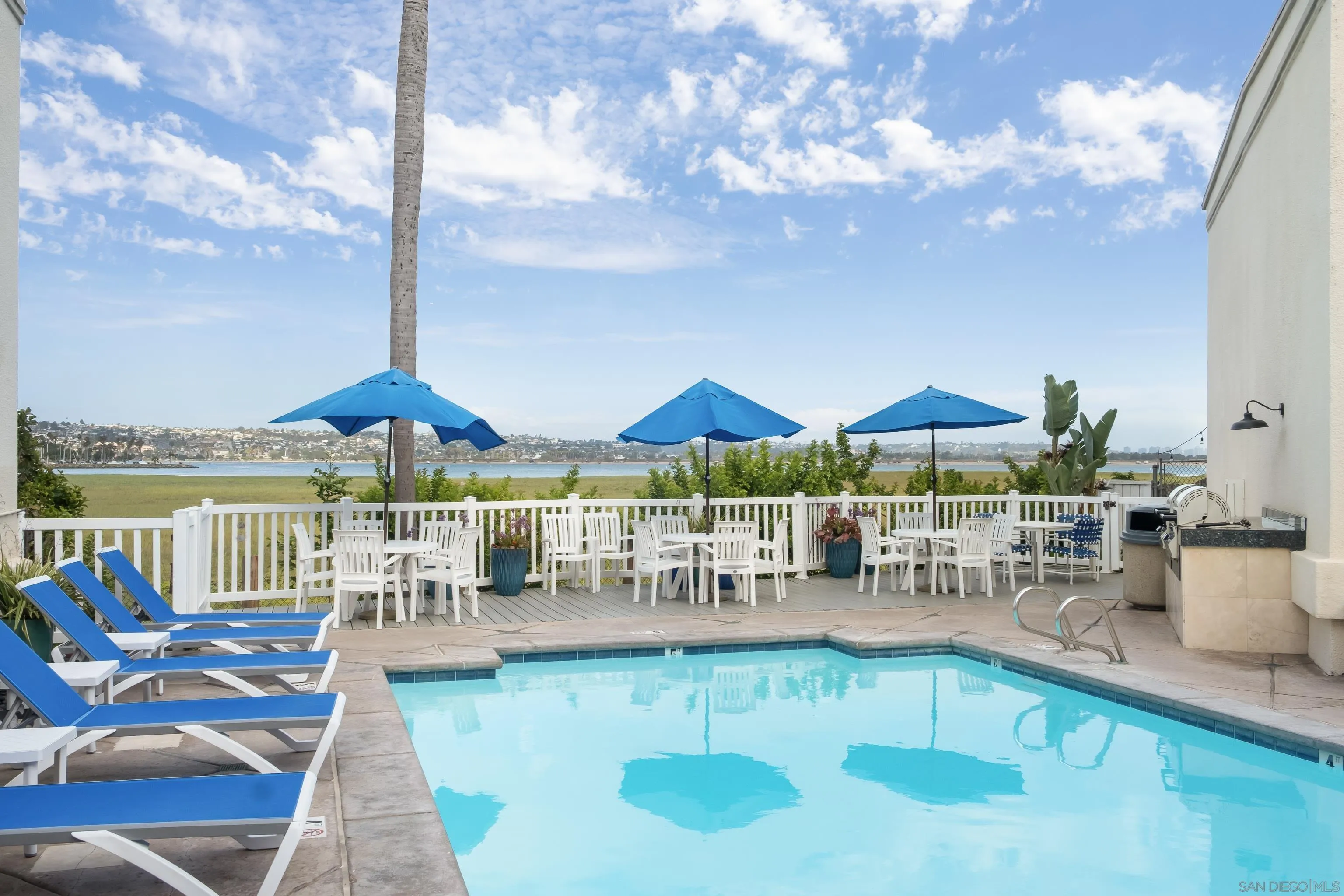 4015 Crown Point Unit 104