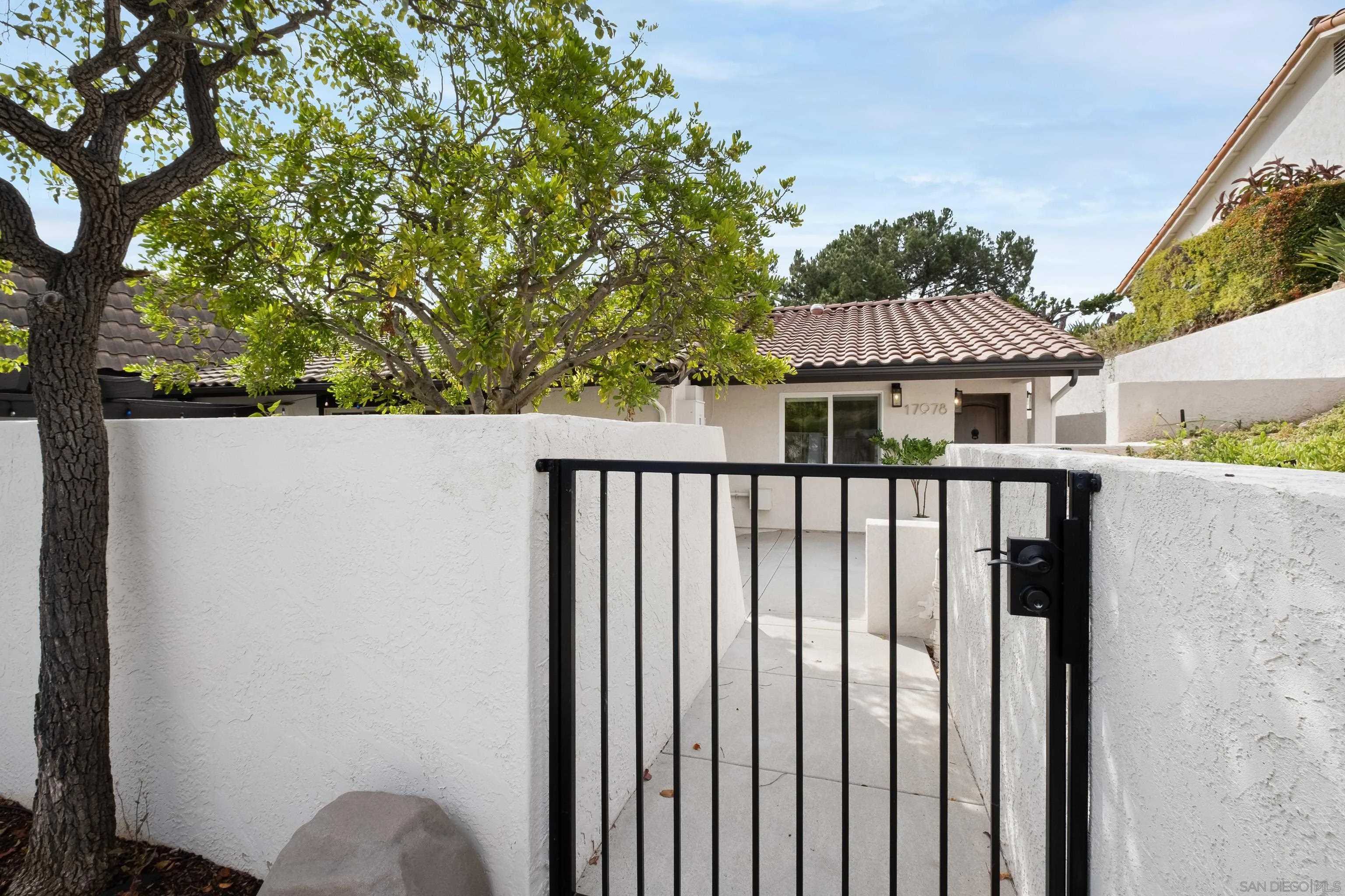 17976 Sencillo Lane