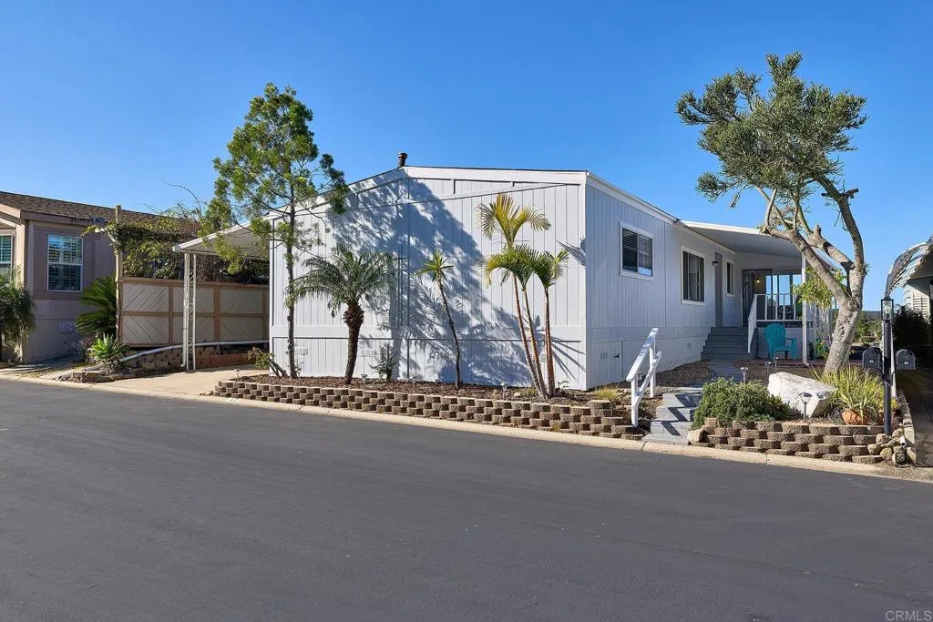 1195 La Moree Road Unit 42