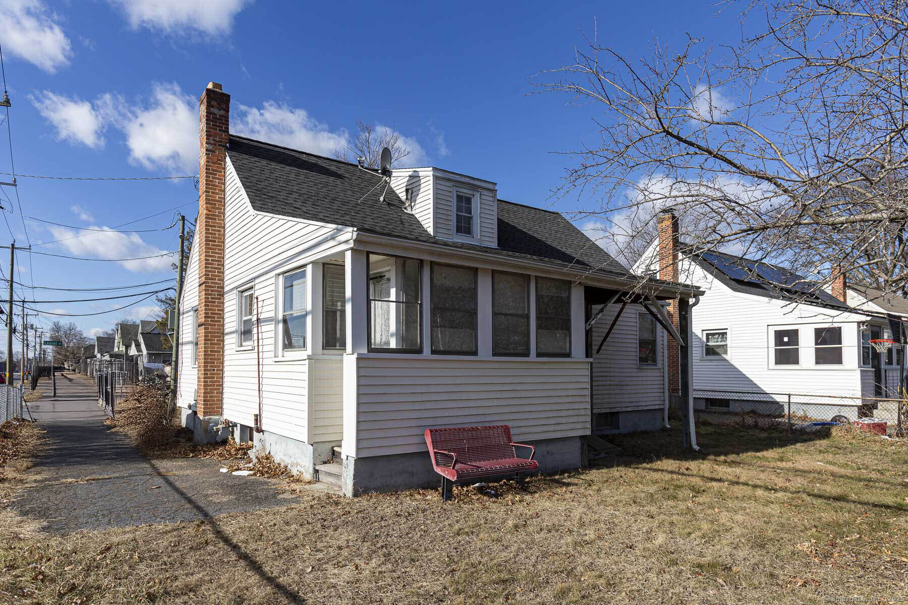 2 Laurel Street