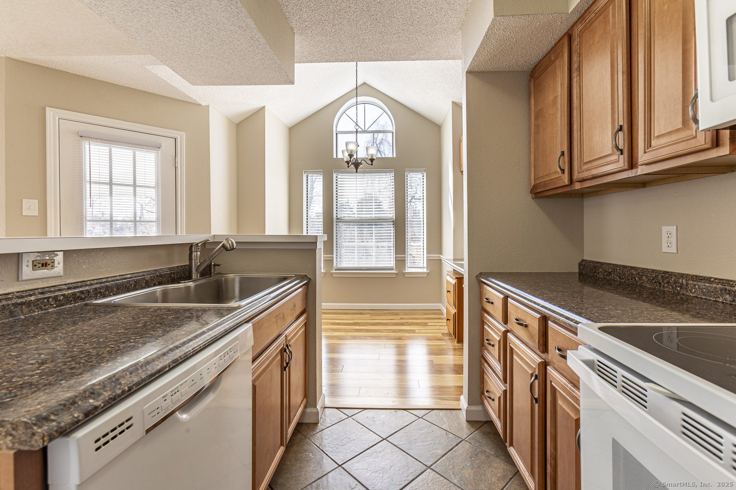 31 High Street APT 3202