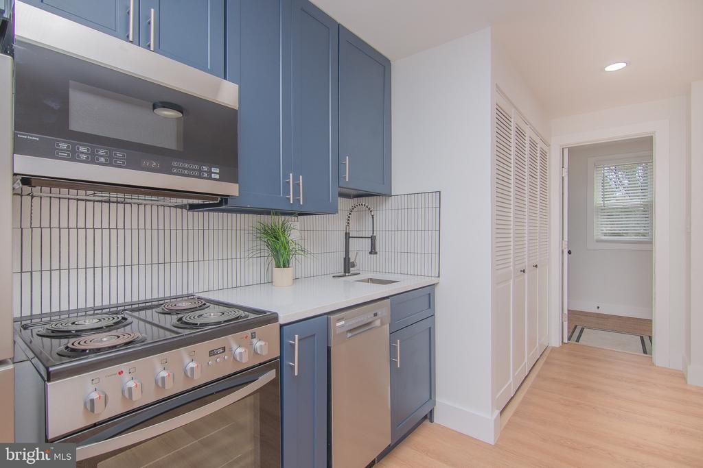 1629 WEST VIRGINIA NE Unit: 4