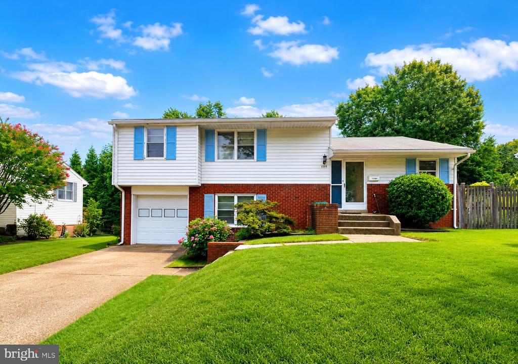 1309 BURLEIGH ROAD