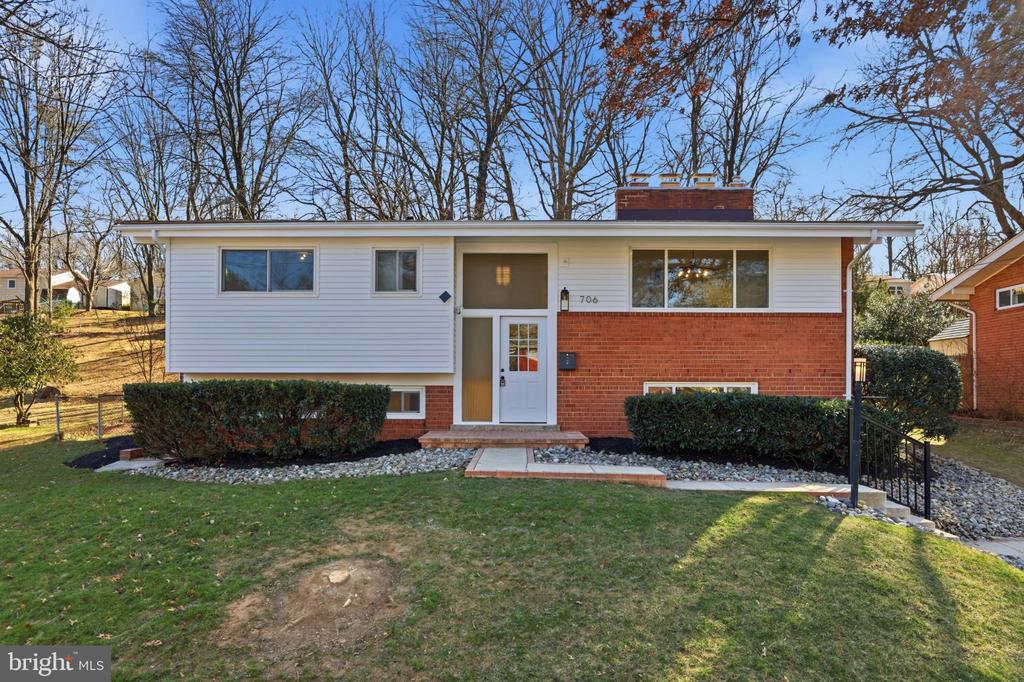 706 KENBROOK DRIVE