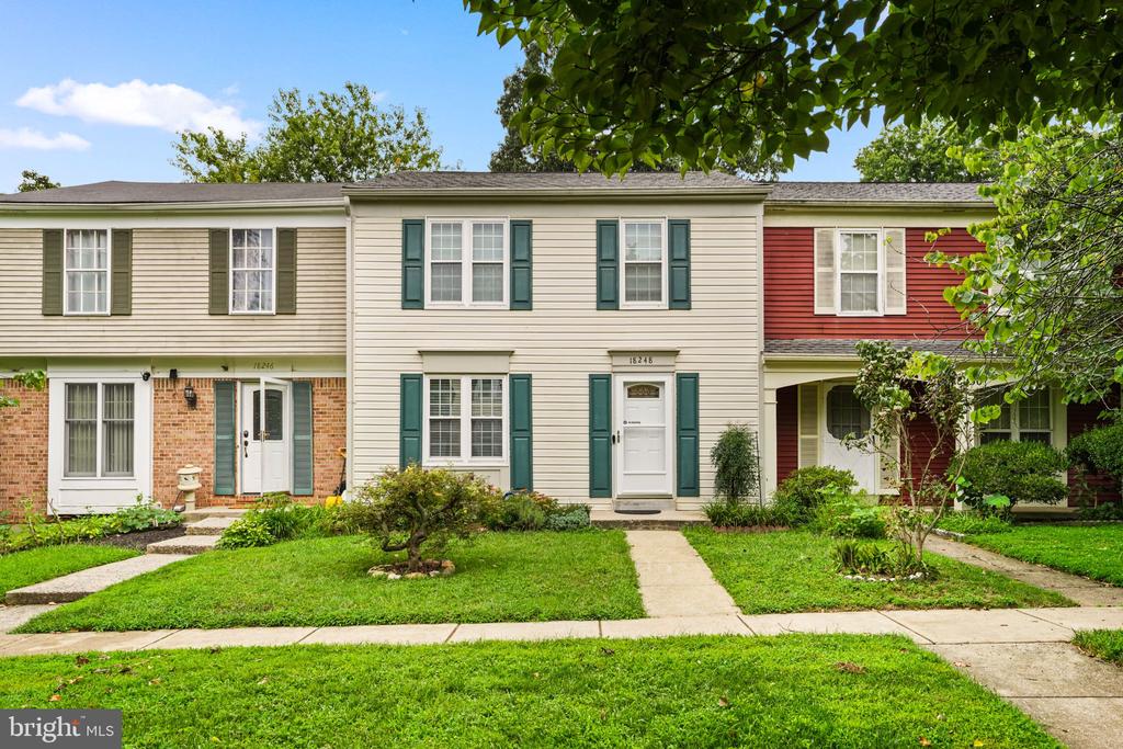 18248 SMOKE HOUSE COURT