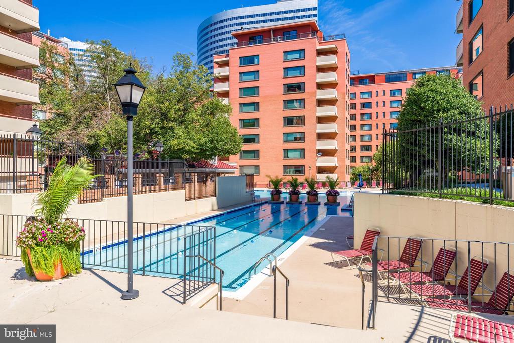 1021 ARLINGTON BOULEVARD Unit: 617