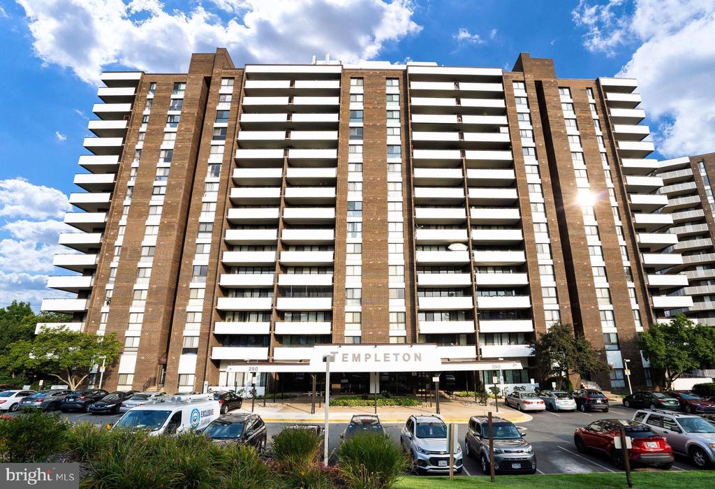 250 S REYNOLDS STREET Unit: 1207