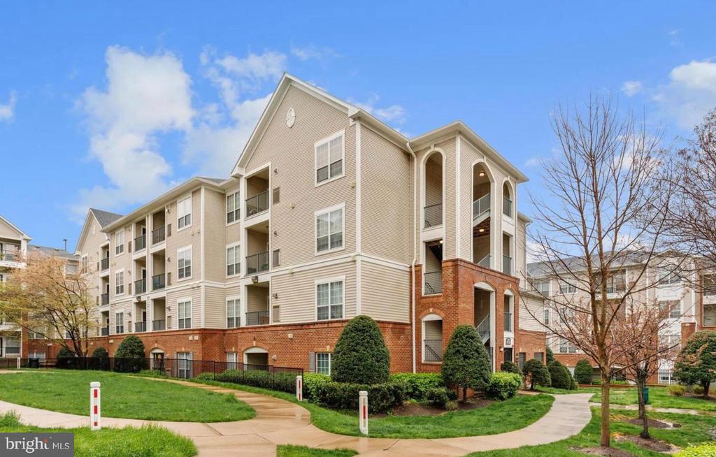 4852 EISENHOWER AVENUE Unit: 435