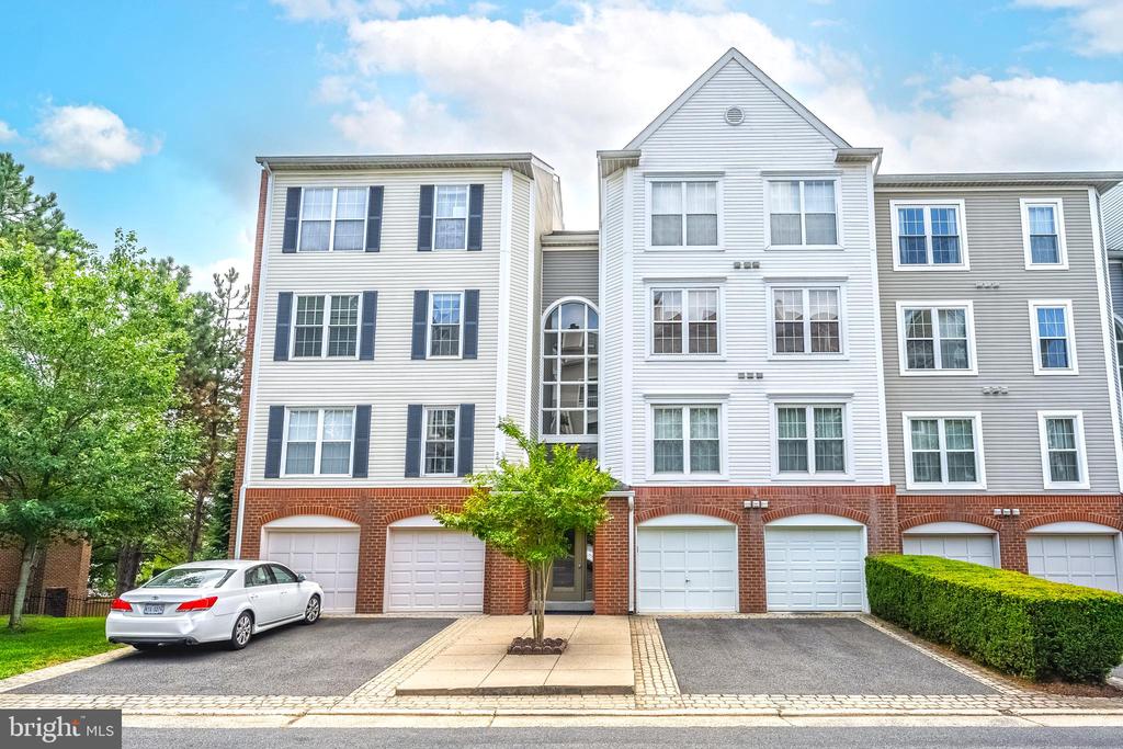 245 S PICKETT STREET S Unit: 302