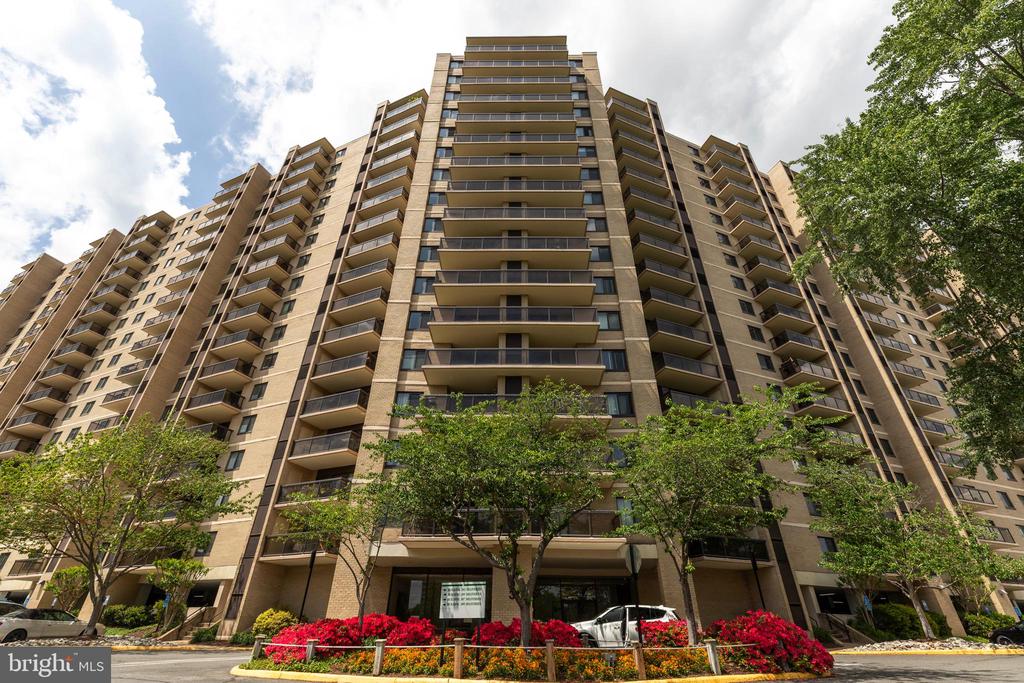 203 YOAKUM PARKWAY Unit: 1520