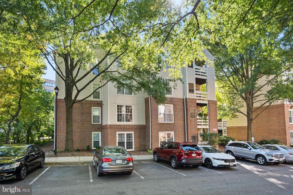 240 S REYNOLDS STREET Unit: 411