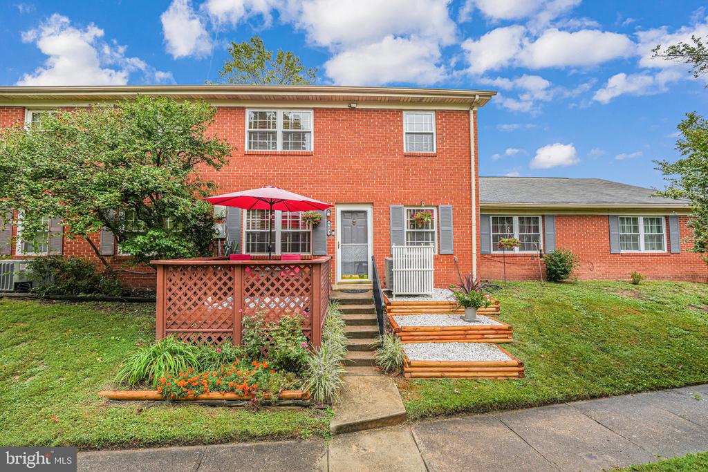 9603 HAGEL CIRCLE Unit: B