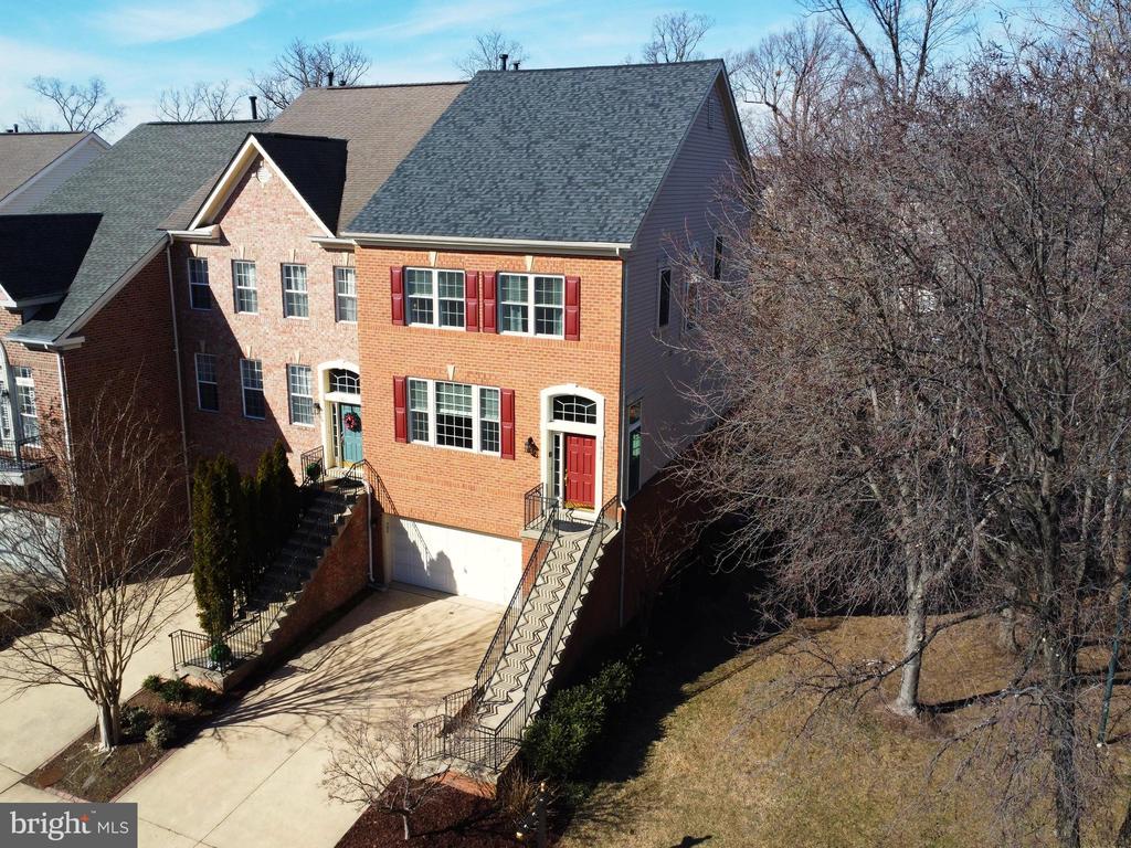 1911 LOGAN MANOR DRIVE