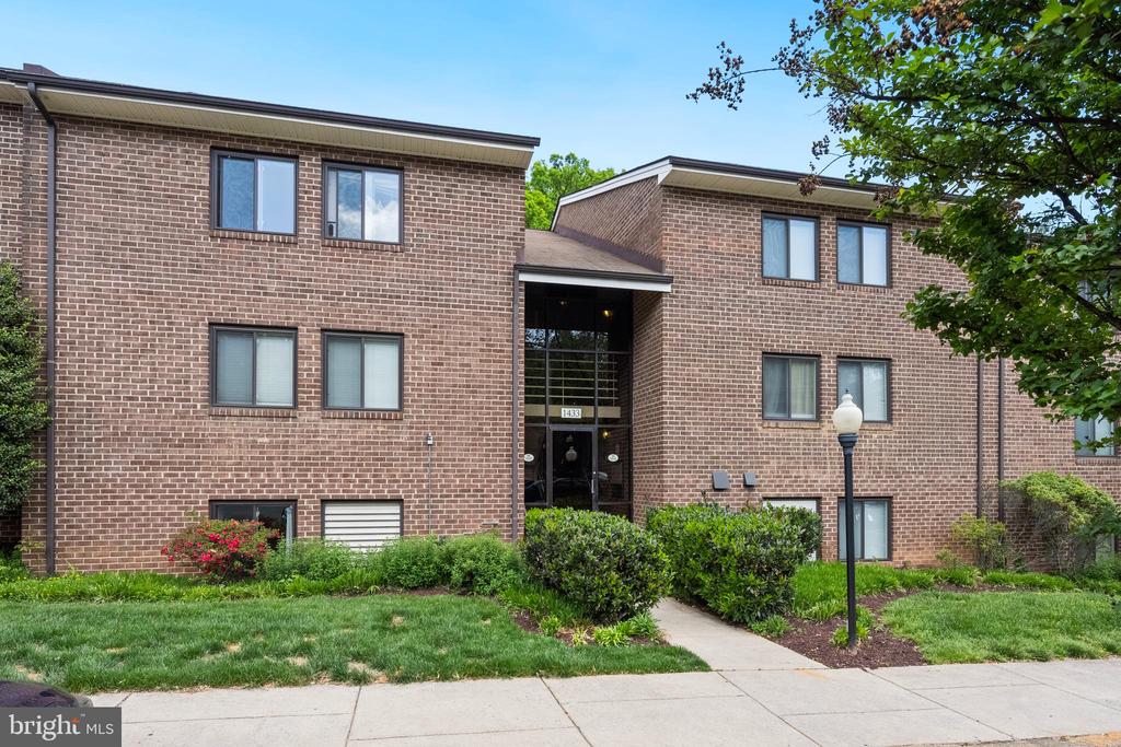 1433 NORTHGATE SQUARE Unit: 1A