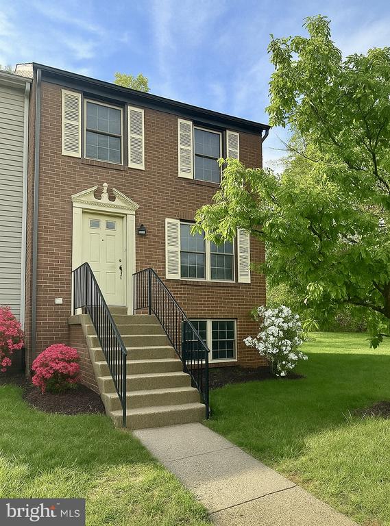 5814 ROCK FOREST COURT