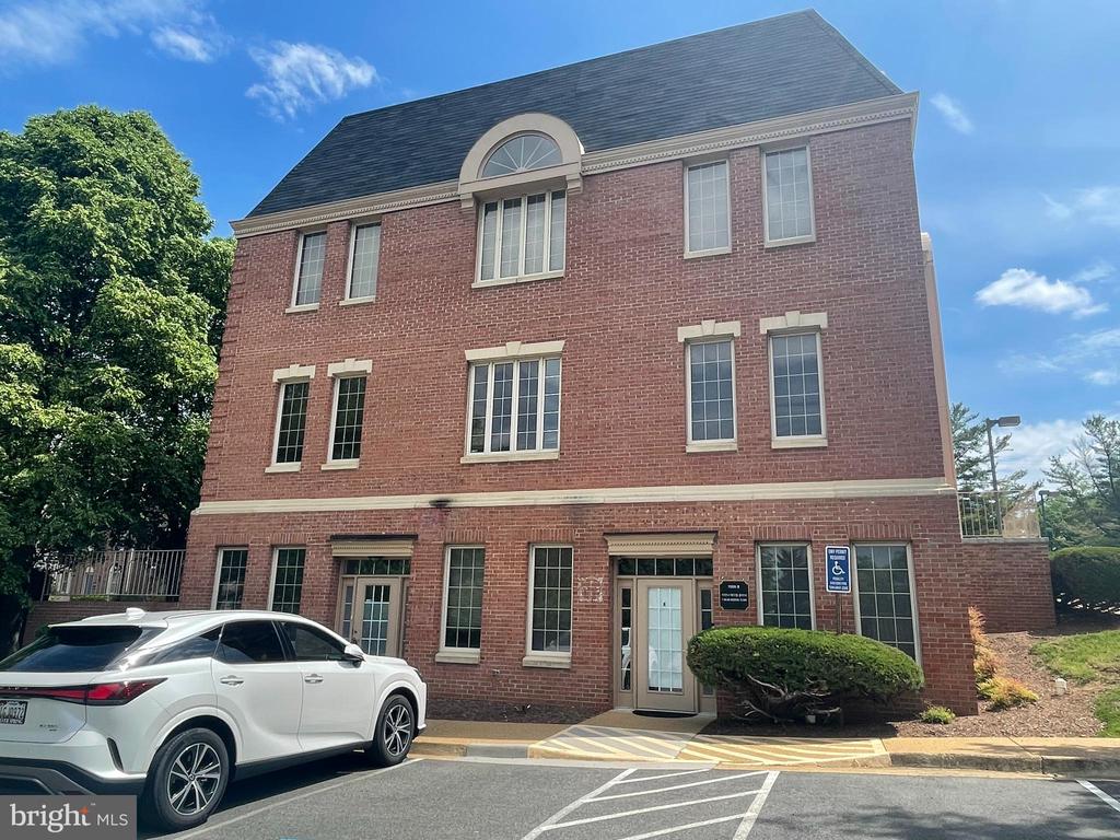 7008 LITTLE RIVER Unit: A