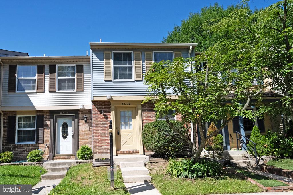 8609 KENOSHA COURT