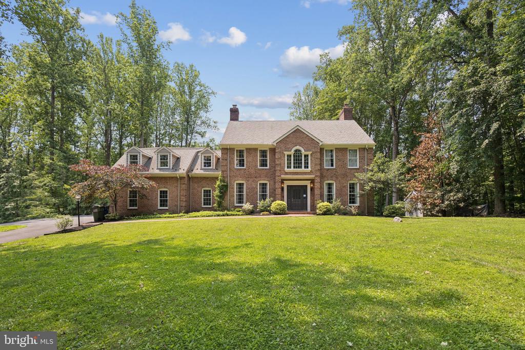 10709 SHADOWGLEN TRAIL