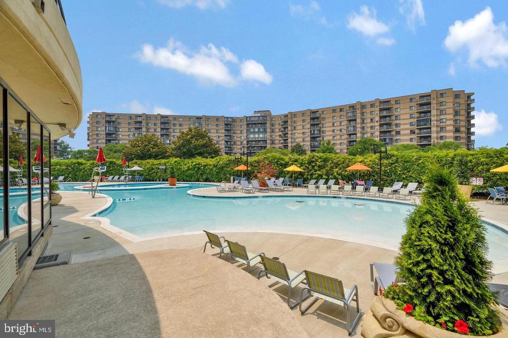 8370 GREENSBORO DRIVE Unit: 525