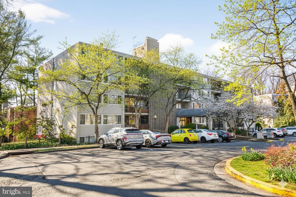 4420 BRIARWOOD COURT N Unit: 32