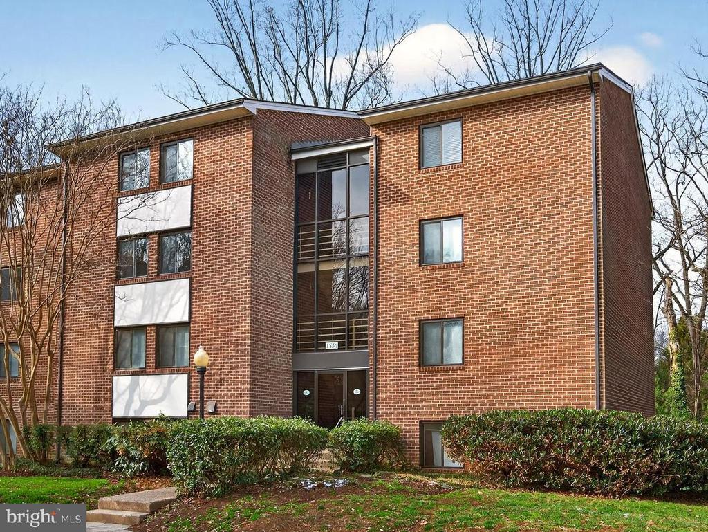 1536 NORTHGATE SQUARE Unit: 21