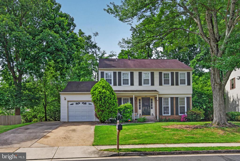8815 NEWPORT COURT